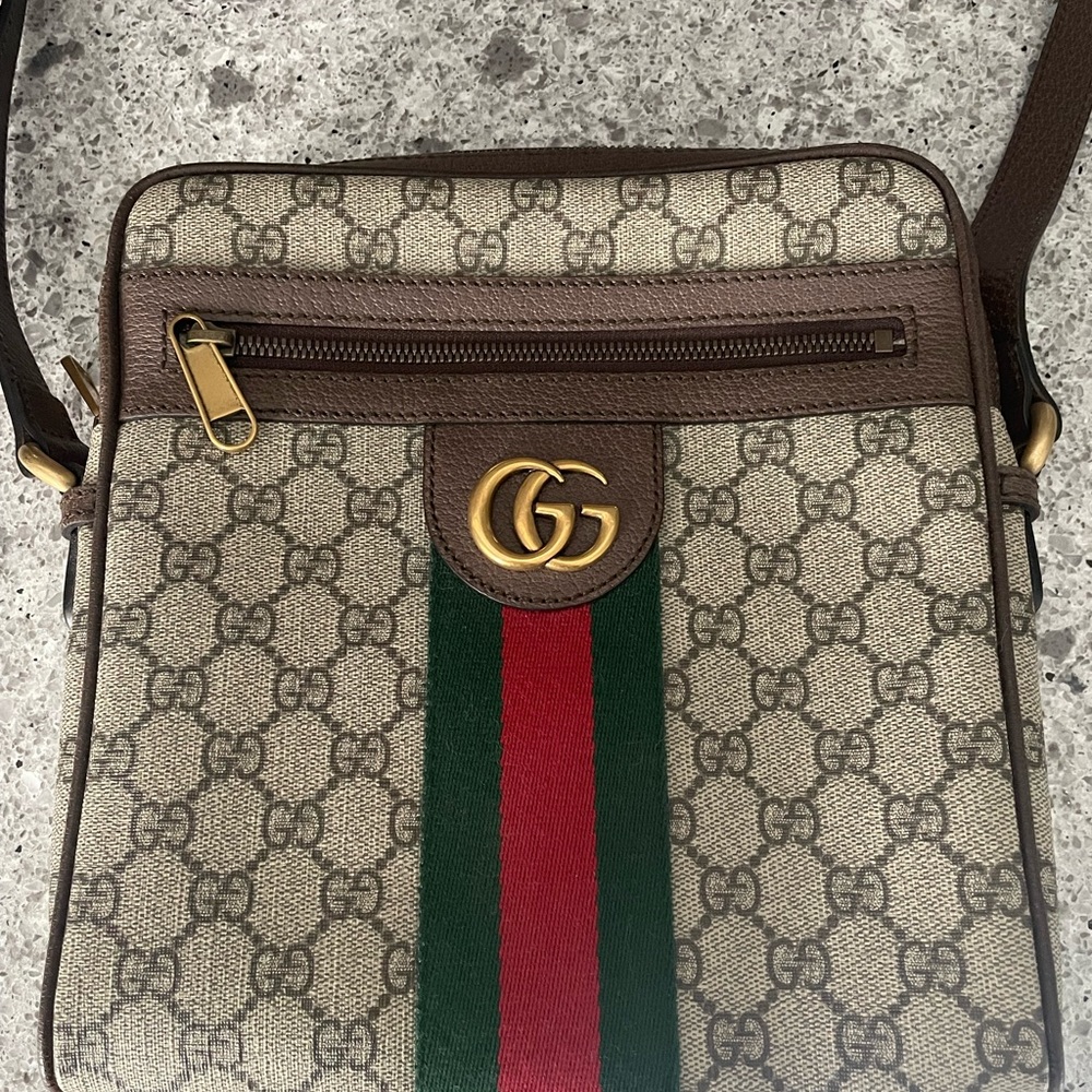 Gucci messenger bag